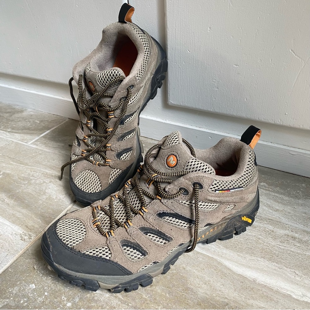 Merrell Moab 3 Low Hiking Mens Shoes Vibram Rubber Toe/ Heel Barely Worn EUC 10
